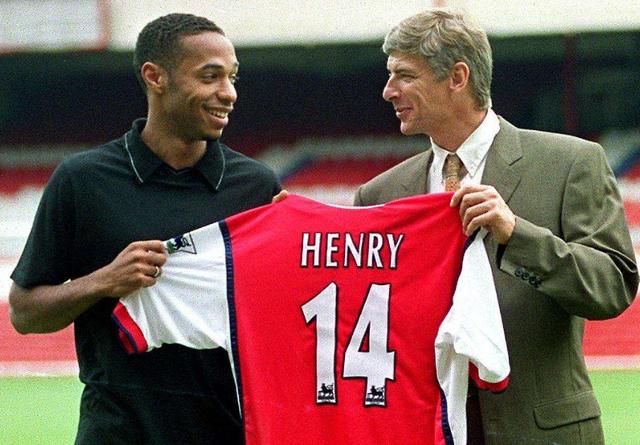  马赛核心前锋伤愈复出，法甲争冠格局再生变数